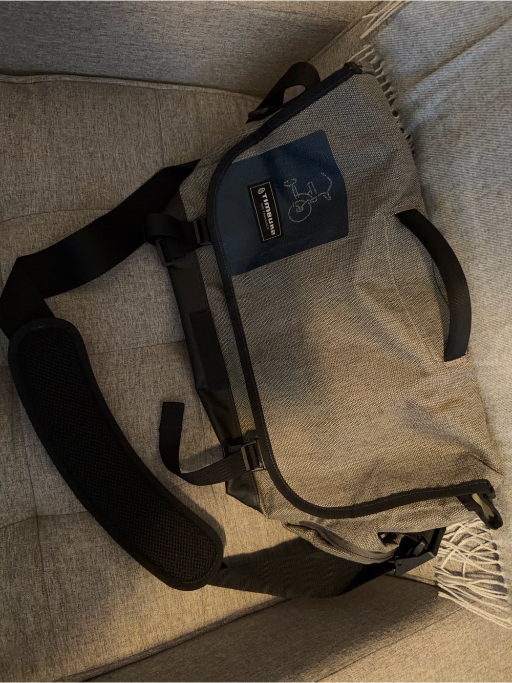 Timbuk2 Gray Messenger Bag with Black Accents